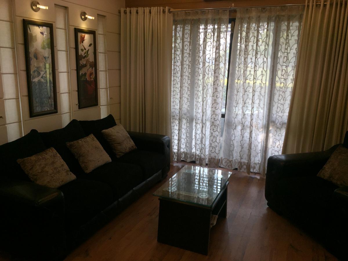 Beautiful Apartments At Tarudhan Valley Golf Resort, Manesar 古尔冈 外观 照片