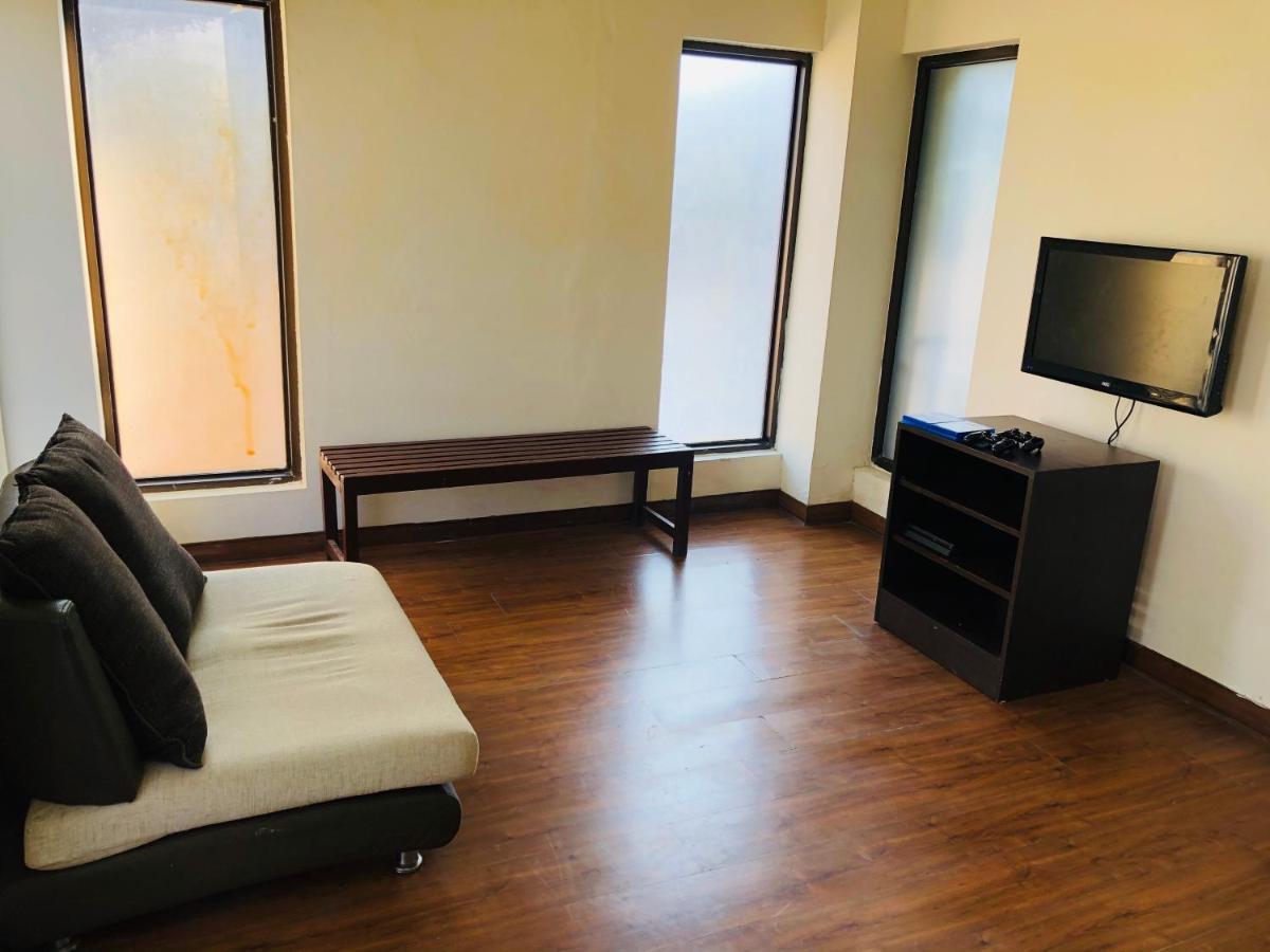 Beautiful Apartments At Tarudhan Valley Golf Resort, Manesar 古尔冈 外观 照片